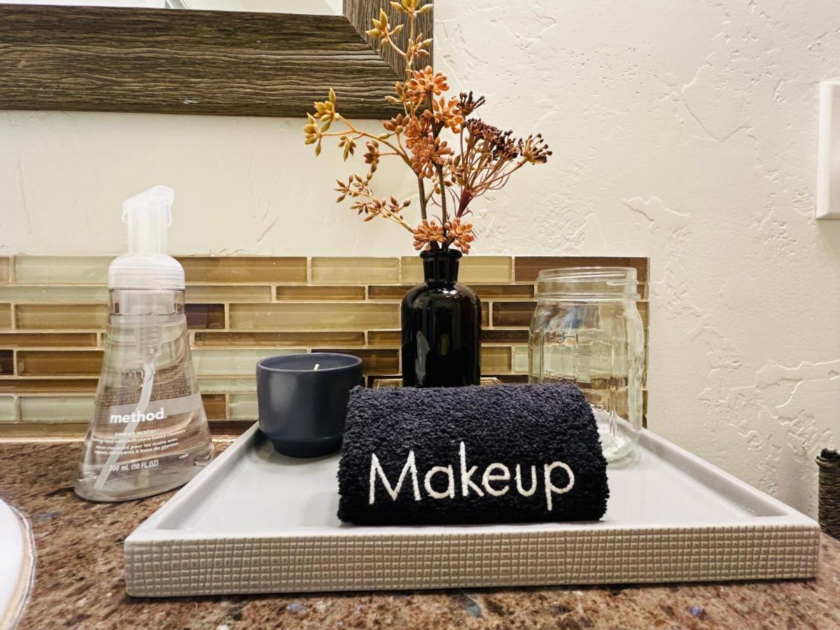 Home Sweet Idahome, Feels Like Home With All The Decor You Wish You Could Afford King Bed In Master, Fully Fenced Dog Friendly Yard, A Few Blocks From Bsu And Downtown Boise, Your Perfect Stay! Εξωτερικό φωτογραφία