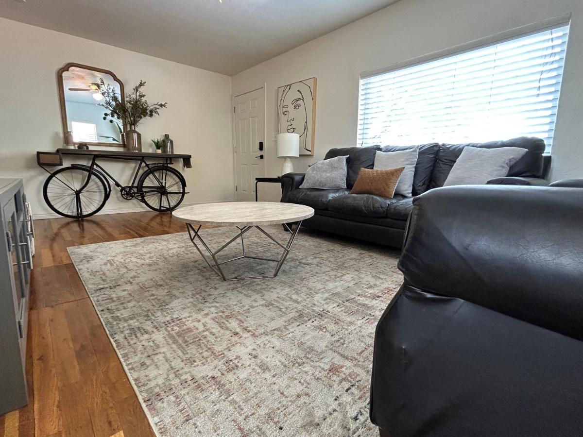 Home Sweet Idahome, Feels Like Home With All The Decor You Wish You Could Afford King Bed In Master, Fully Fenced Dog Friendly Yard, A Few Blocks From Bsu And Downtown Boise, Your Perfect Stay! Εξωτερικό φωτογραφία