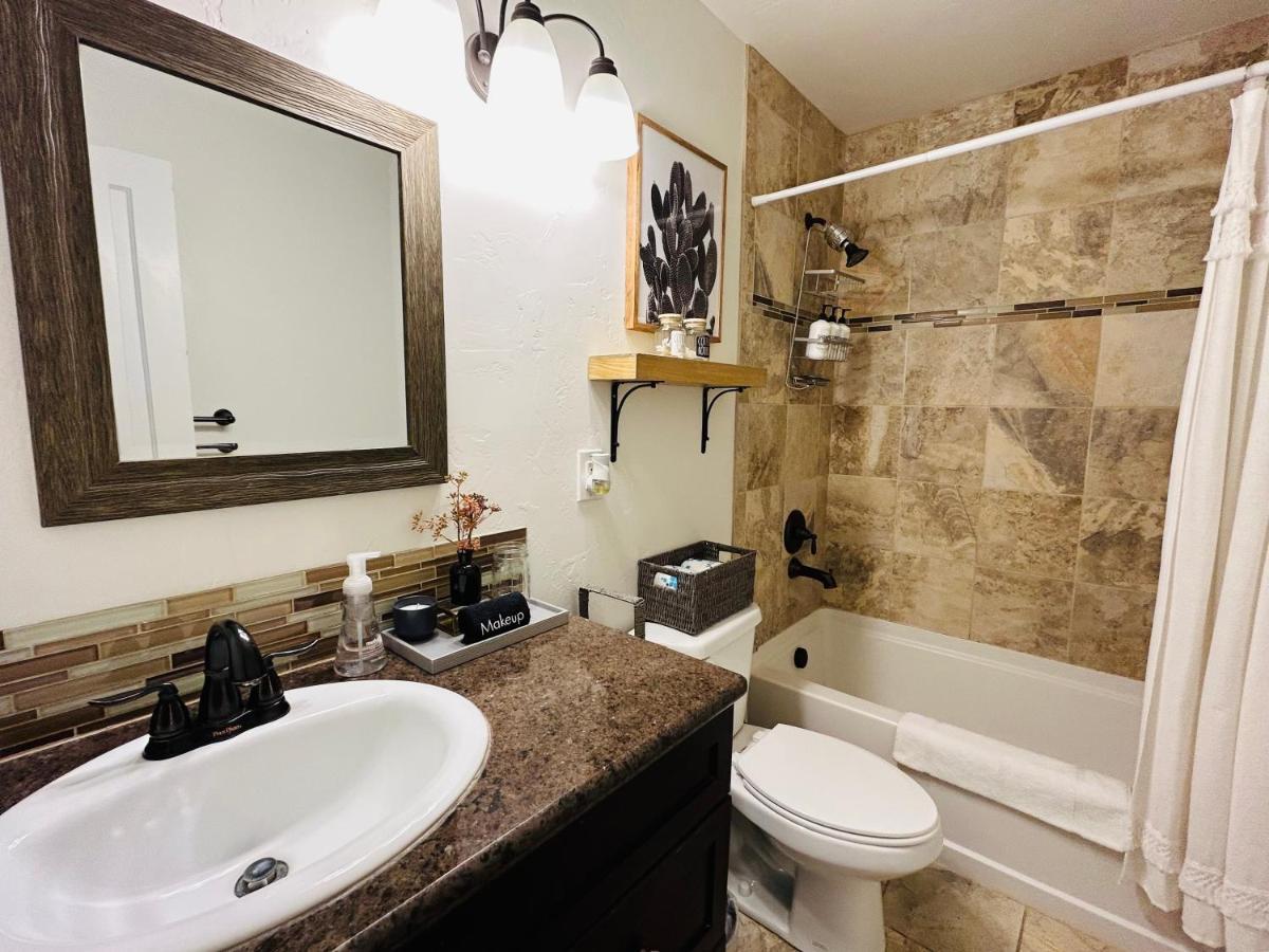 Home Sweet Idahome, Feels Like Home With All The Decor You Wish You Could Afford King Bed In Master, Fully Fenced Dog Friendly Yard, A Few Blocks From Bsu And Downtown Boise, Your Perfect Stay! Εξωτερικό φωτογραφία