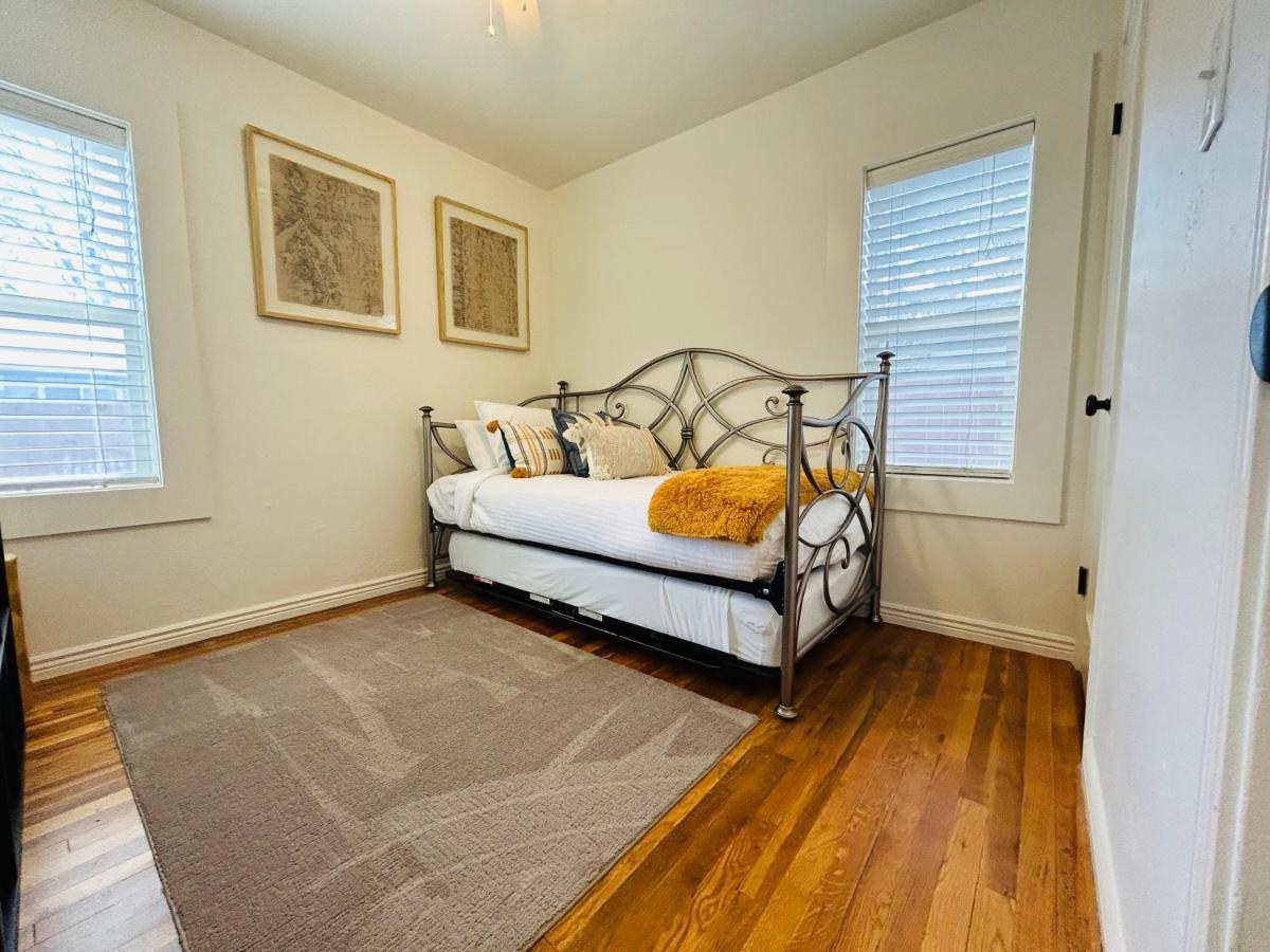 Home Sweet Idahome, Feels Like Home With All The Decor You Wish You Could Afford King Bed In Master, Fully Fenced Dog Friendly Yard, A Few Blocks From Bsu And Downtown Boise, Your Perfect Stay! Εξωτερικό φωτογραφία