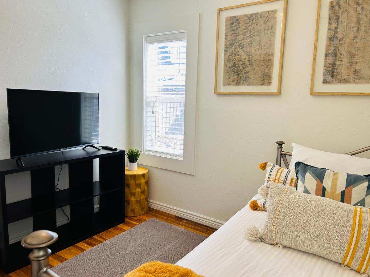 Home Sweet Idahome, Feels Like Home With All The Decor You Wish You Could Afford King Bed In Master, Fully Fenced Dog Friendly Yard, A Few Blocks From Bsu And Downtown Boise, Your Perfect Stay! Εξωτερικό φωτογραφία